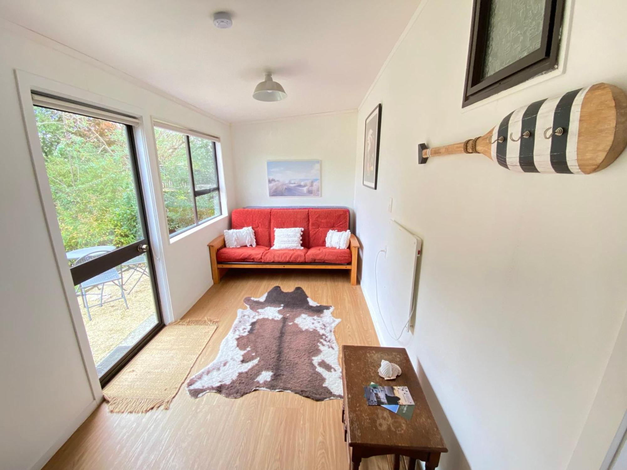 Beachside Gem - Cosy Chalet Parapara Esterno foto